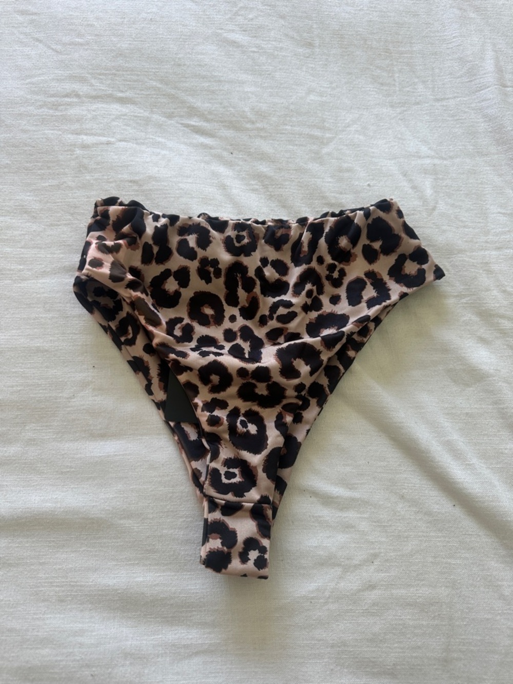 PrettyLittleThing Leopard Print Bikini Bottoms in Tan and Black